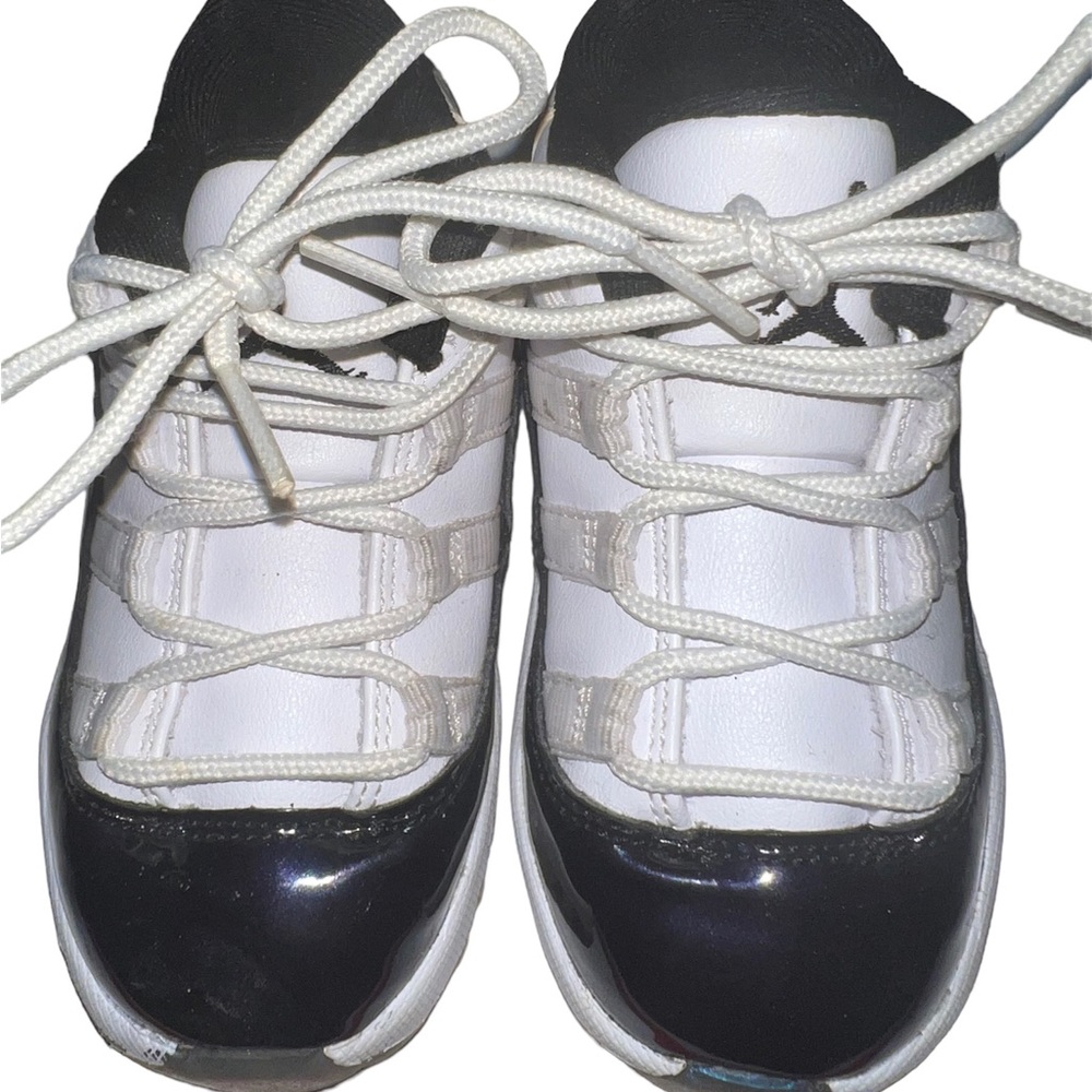 Kids Jordan 11 Retro Low